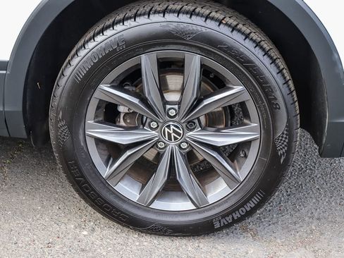 Used 2022 Volkswagen Tiguan SE image 12