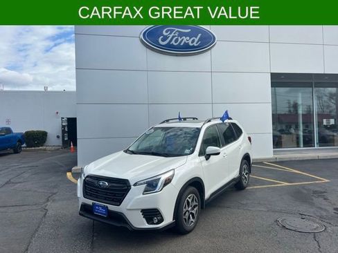 Used 2024 Subaru Forester Premium AWD/4WD image 2