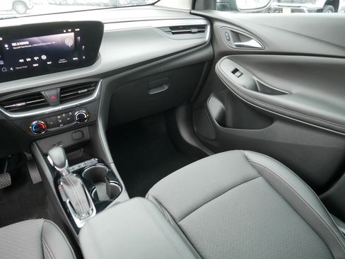 Used 2024 Buick Encore GX Preferred FWD image 11