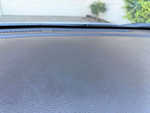 Used 2025 Nissan Versa SV image 17