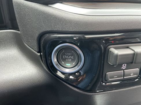 New 2026 GMC Sierra 1500 SLT w/ SLT Premium Package AWD/4WD image 17