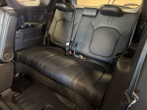 Used 2025 Honda Pilot TrailSport image 26