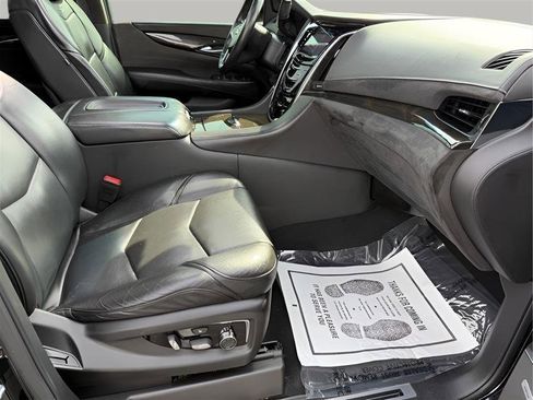 Used 2018 Cadillac Escalade Platinum image 49
