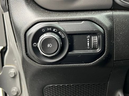 Used 2023 Jeep Wrangler Willys image 17