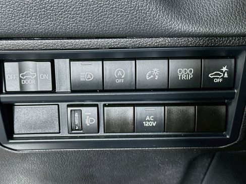 Used 2024 Toyota Tundra Limited w/ Power Package AWD/4WD image 17