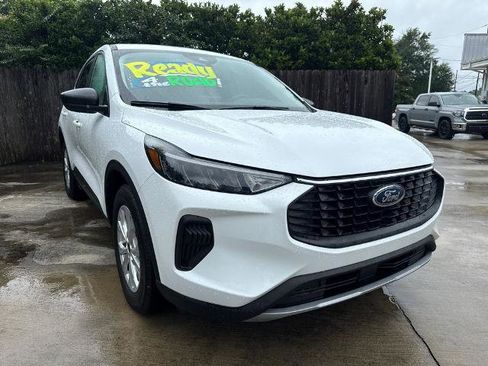 Certified 2025 Ford Escape Active FWD image 1