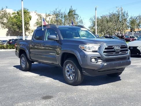 Used 2018 Toyota Tacoma SR5 image 1