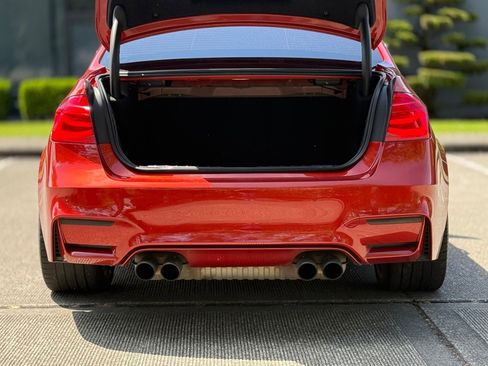 Used 2018 BMW M3 RWD image 6