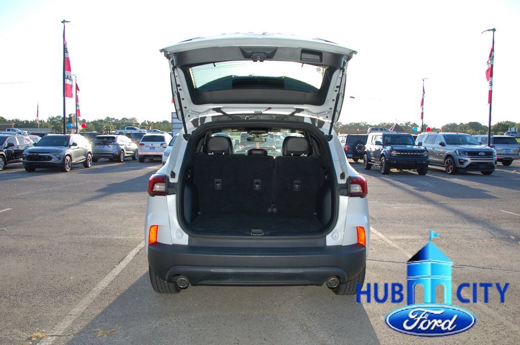 Used 2025 Ford Escape ST-Line FWD image 22