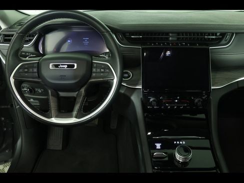 Used 2022 Jeep Grand Cherokee Limited image 15