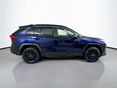 Used 2022 Toyota RAV4 XLE AWD/4WD image 7