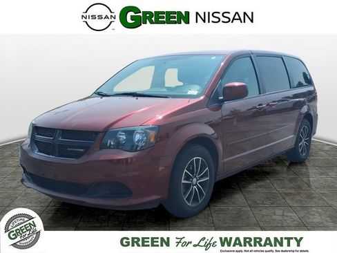 Used 2017 Dodge Grand Caravan SE FWD image 1