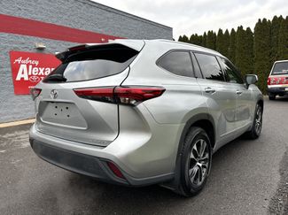Used 2021 Toyota Highlander XLE video 3