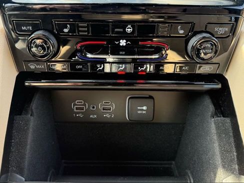 Used 2023 Jeep Grand Cherokee L Limited image 14