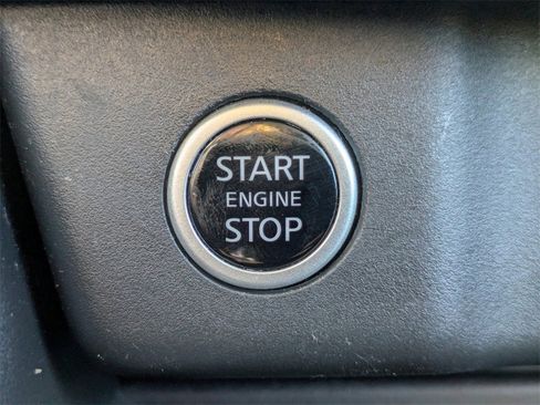 Used 2023 Nissan Rogue SV image 32