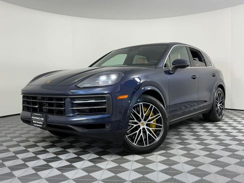Used 2025 Porsche Cayenne S image 1