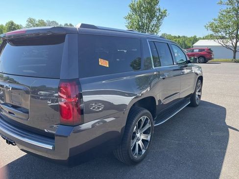 Used 2018 Chevrolet Suburban Premier image 6