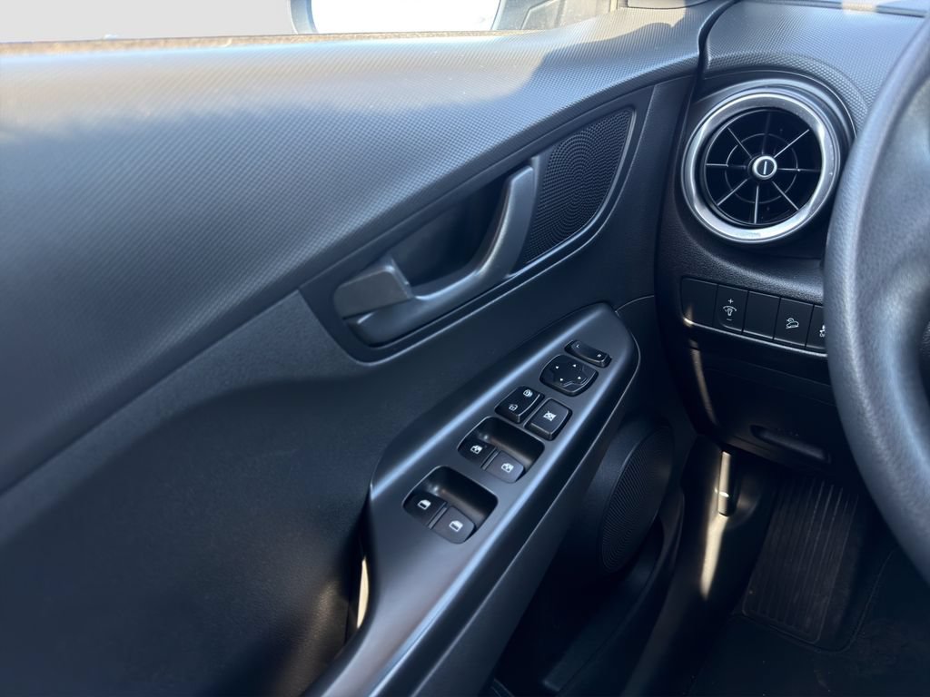 Used 2023 Hyundai Kona SEL w/ Cargo Package AWD/4WD image 12