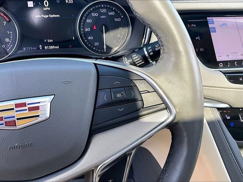 Used 2022 Cadillac XT5 Premium Luxury w/ Technology Package FWD image 21
