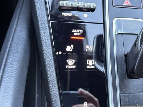 Used 2021 Porsche Cayenne Base image 38