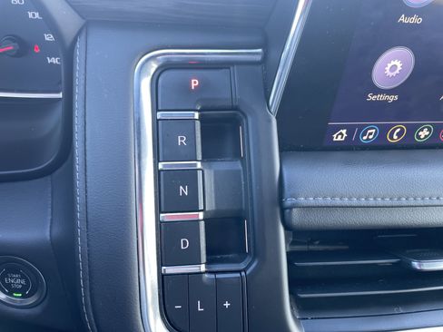 Used 2021 Chevrolet Tahoe Z71 w/ Luxury Package image 14