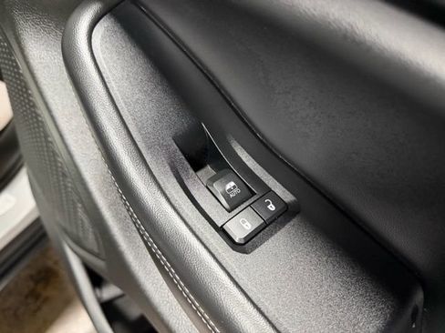 Used 2024 Jeep Grand Cherokee L Laredo image 30