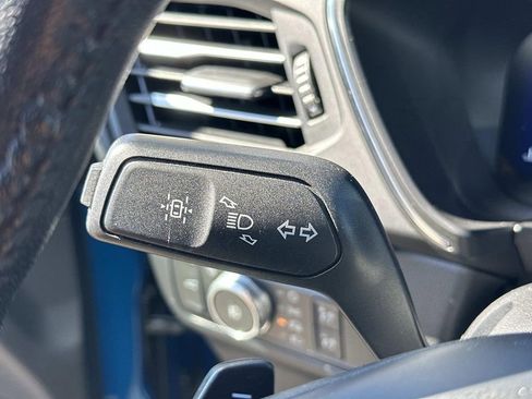 Used 2020 Ford Escape Titanium image 22