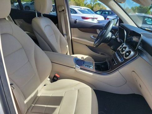 Used 2020 Mercedes-Benz GLC 300 image 6