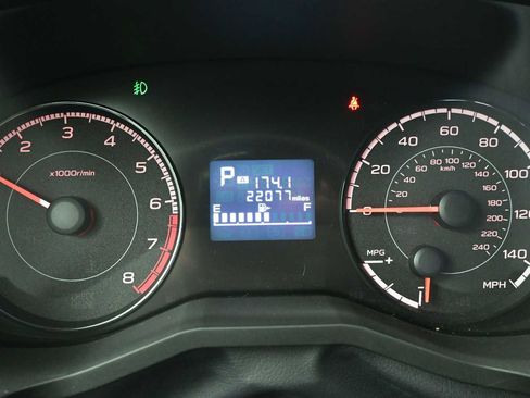 Used 2019 Subaru Crosstrek 2.0i Premium w/ Moonroof Package AWD/4WD image 11