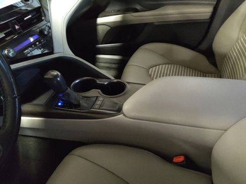 Used 2022 Toyota Camry SE image 26