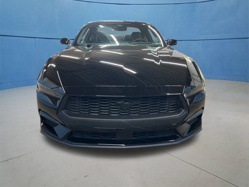 Used 2025 Ford Mustang Coupe image 2