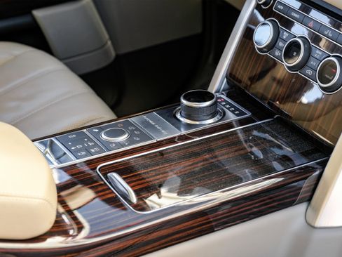 Used 2017 Land Rover Range Rover HSE image 22