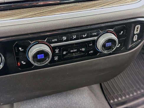 Used 2024 Chevrolet Silverado 1500 LT image 33