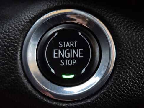 Used 2022 Buick Envision Essence w/ Technology Package I image 25