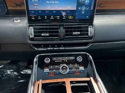 Used 2022 Lincoln Navigator L Black Label image 15