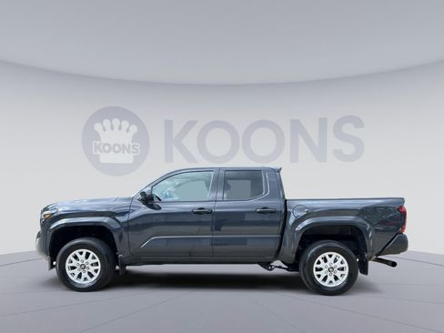Used 2024 Toyota Tacoma SR w/ SR Upgrade Package AWD/4WD image 7
