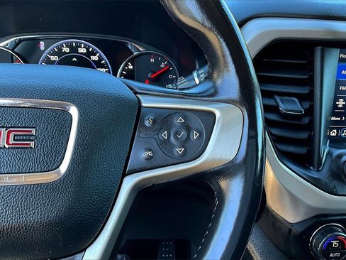 Used 2022 GMC Acadia Denali w/ Denali Technology Package image 12