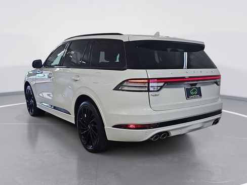 Used 2024 Lincoln Aviator Reserve w/ Equipment Group 201A AWD/4WD image 6