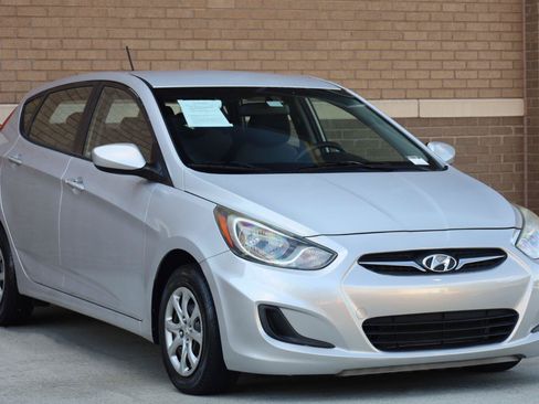Used 2013 Hyundai Accent GS FWD image 7