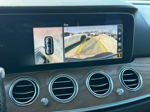 Used 2018 Mercedes-Benz E 300 E 300 Sedan 4D image 39