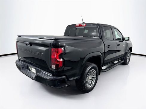 Used 2026 Chevrolet Colorado LT RWD image 2