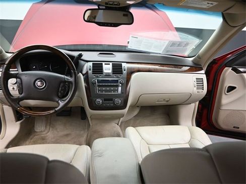 Used 2009 Cadillac DTS image 23