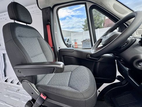 Used 2025 RAM ProMaster 2500 w/ Storage Group image 21