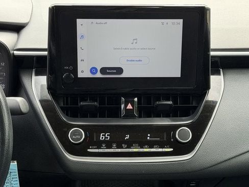Used 2025 Toyota Corolla LE FWD image 17