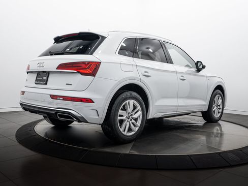 Certified 2023 Audi Q5 2.0T Premium w/ Convenience Package AWD/4WD image 4