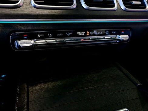 Used 2022 Mercedes-Benz GLE 350 4MATIC w/ Premium Package image 42