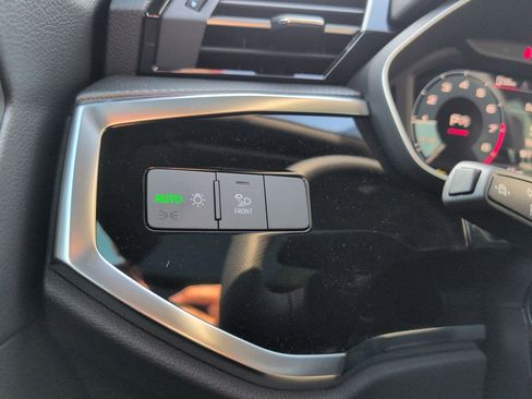 New 2025 Audi Q3 2.0T Premium image 14