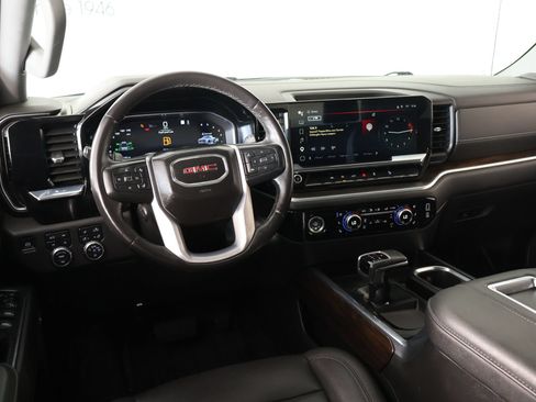 Used 2022 GMC Sierra 1500 SLT AWD/4WD image 2