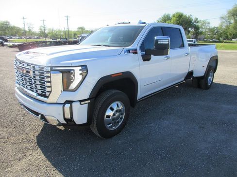 New 2026 GMC Sierra 3500 Denali w/ Denali Reserve Package AWD/4WD image 11