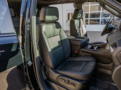 Used 2023 Chevrolet Suburban RST w/ Sport Performance Package image 30